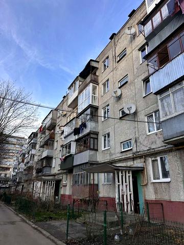 Каховська вул., 23