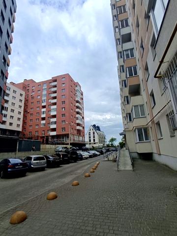 Під Голоском вул., 8