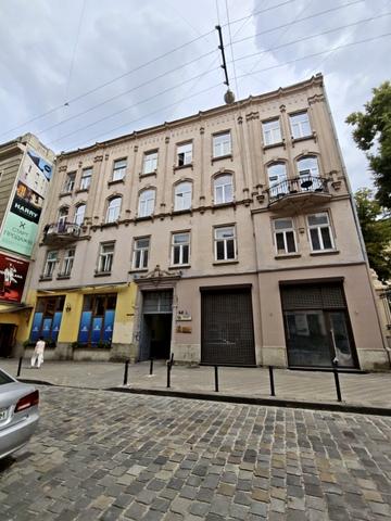 Омеляна Поповича вул., 10