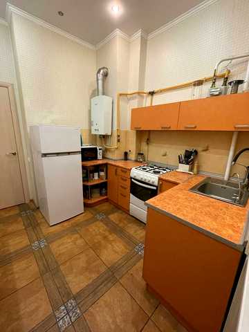 Олександра Довженка вул., 2