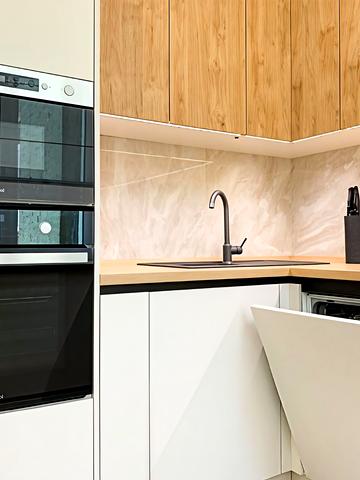 Михайлівська вул., 21