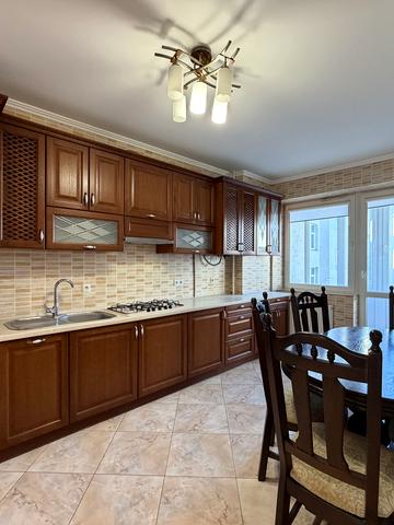 Івана Рубчака вул., 21