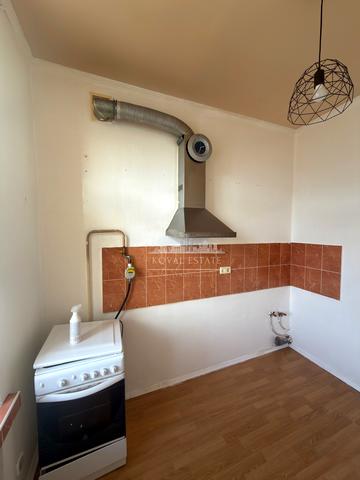 Василя Тютюнника вул. (Анрі Барбюса), 32