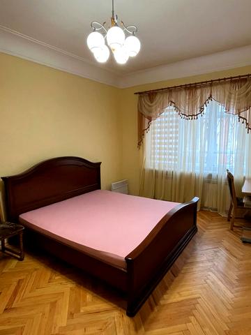 Авіаконструктора Антонова вул., 2/32 к5