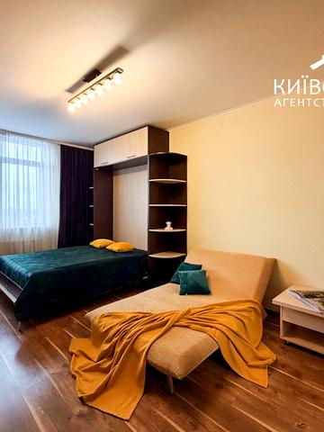 Воскресенська вул., 12-А