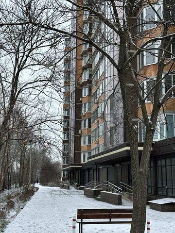 Харківська вул., 6, секція 2