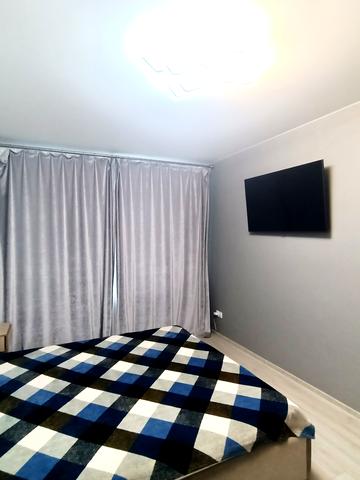 Павла Скоропадського вул., 8