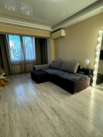 Русанівський бульв., 12