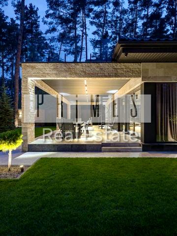 Плютовська вул., 25