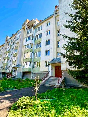 Івана Величковського вул., 24