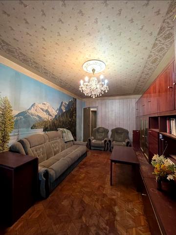 Валентинівська вул., 15