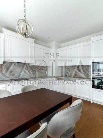 Саперне Поле вул., 5