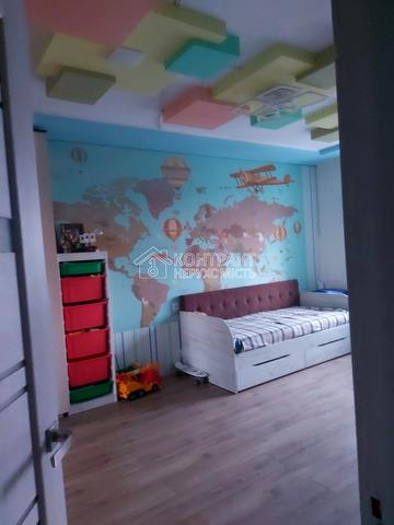 Захисників України вул., 5