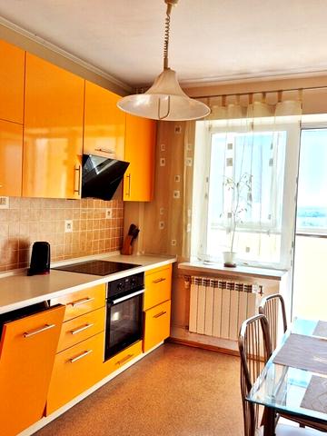 Вишняківська вул., 3