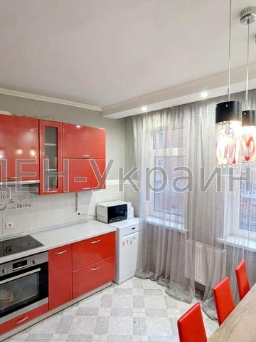 Олександра Мишуги вул., 2