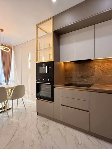 Романа Левицького вул., (Будинок 7)