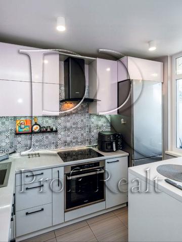 Соломії Крушельницької вул., 15-В