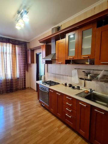Паркова вул., 44