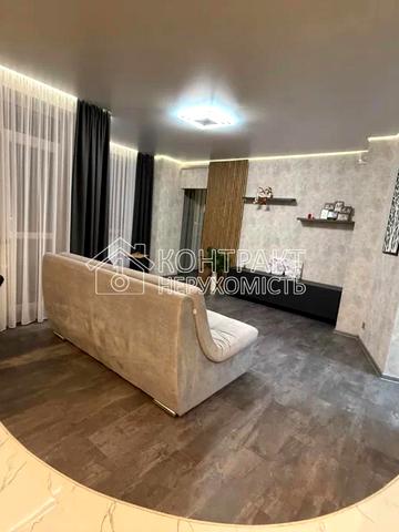 Героїв Харкова просп. (Московський), 162