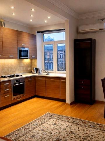 Івана Франка вул., 7