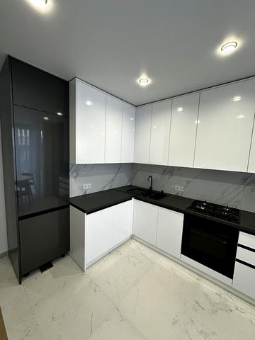 Степана Бандери вул., 77-Б