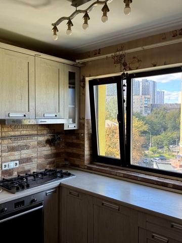 Голосіївська вул., 16