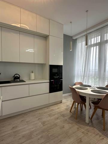 Каховська вул., 60