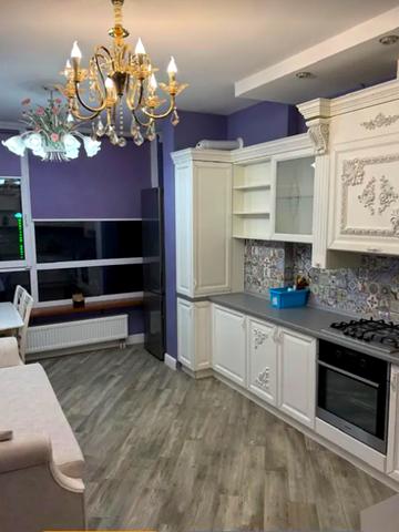 Практична вул., 6