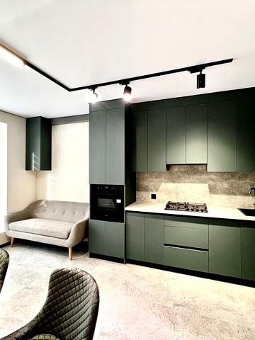 Вячеслава Чорновола вул., (Будинок 36)