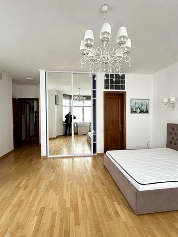 Кловський узвіз, 5