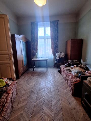 Івана Котляревського вул., 4