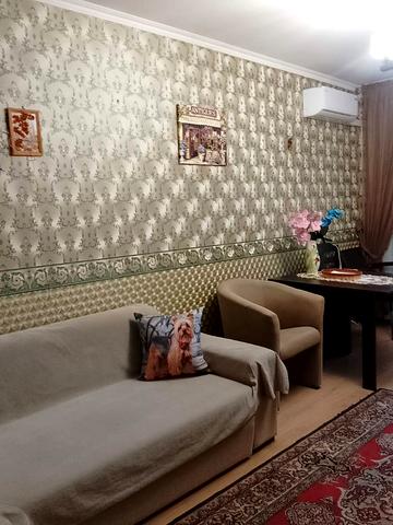 Полярна вул., 7