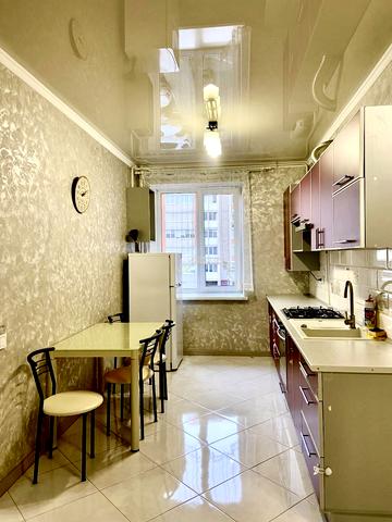 Зоряна вул., 6