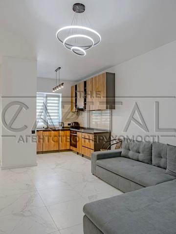 Центральна вул.