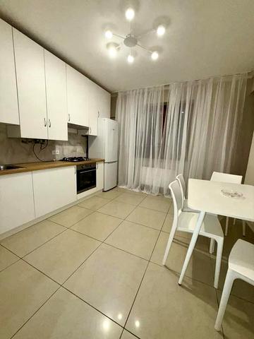 Павла Тичини вул., 9