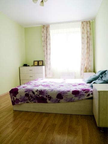 Зоряна вул., 6