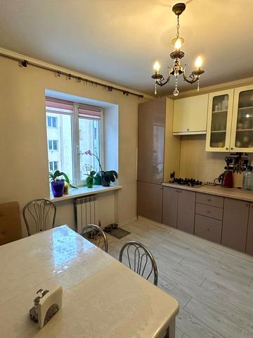 Волочиська вул., 19/1