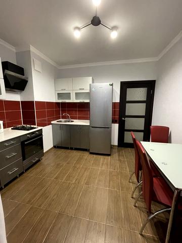 Боголюбова вул., 8