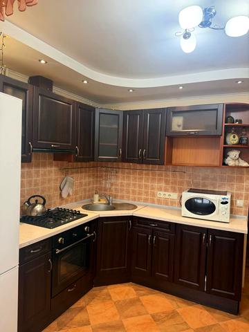 Володимира Івасюка просп. (Героїв Сталінграду), 17-А