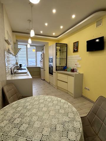 Хіміків вул., 7