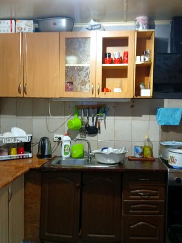 Добровольців вул. (Комарова), 8