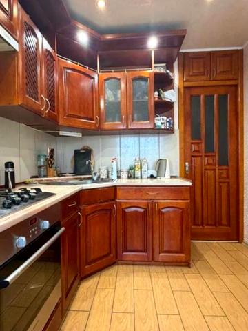 Терещенківська вул. (Червоного Козацтва), 4