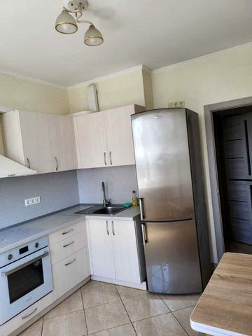 Київська вул., 245