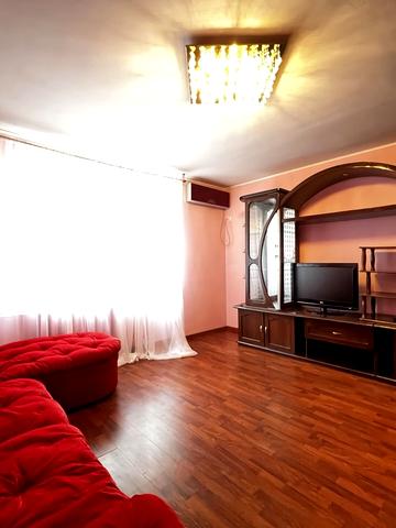 Пятницька вул., 70