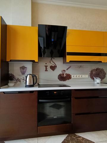 Кіри Муратової вул., 32