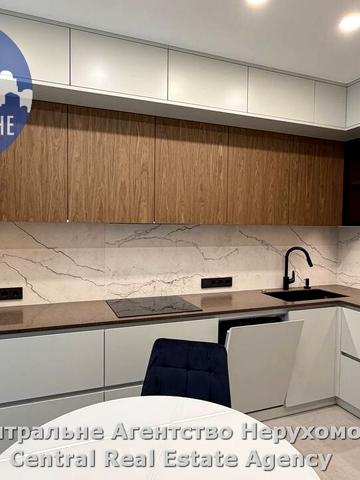 Кварцівська, 6