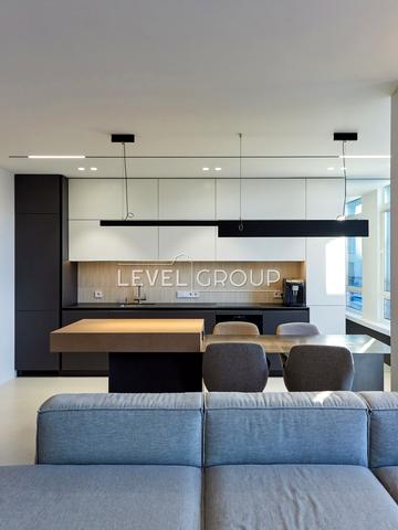 Тадея Рильського бульв., 3