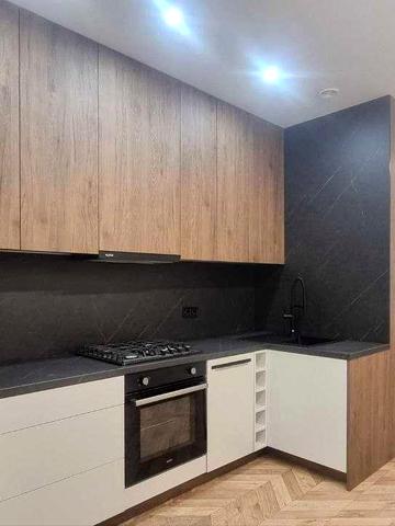 Свободи вул., 3-С