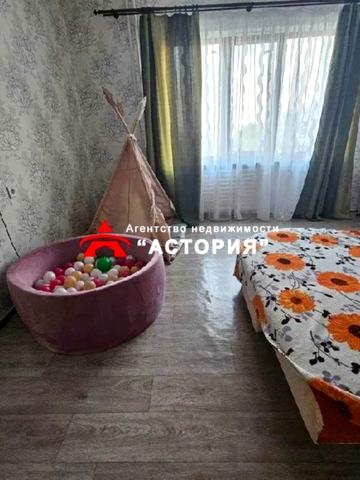 Академіка Александрова вул., 11