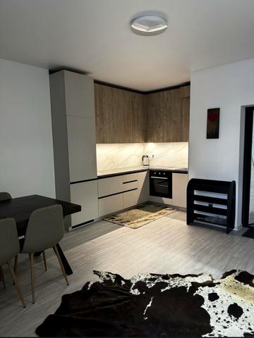 Нововокзальна вул., (Будинок)